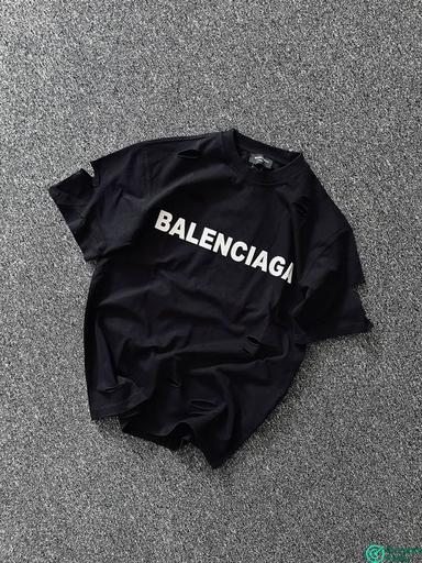Realistic 3D Apparel Mockup generator with Chatgpt prompt 