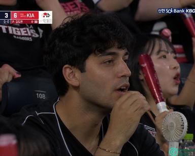 how to create KBO Stadium Candid Broadcast Screenshot prompt for ChatGPT Images 2